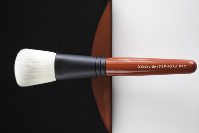 Hokuha-do + Sephora Pro brush collaboration makeup brush with red handle