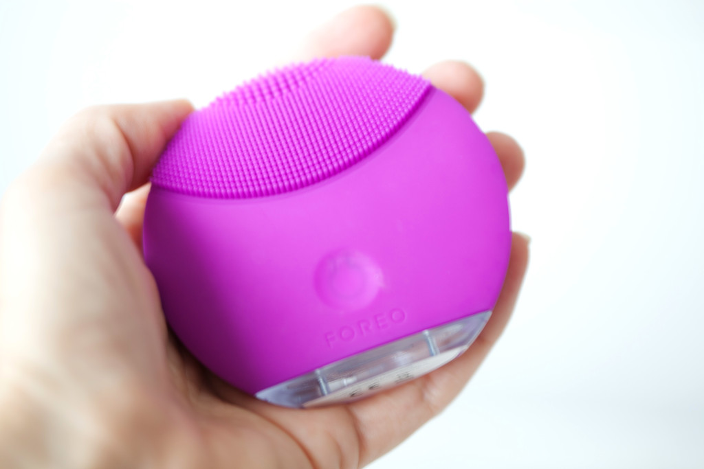 foreo-luna-mini-size-bkushandbeyond